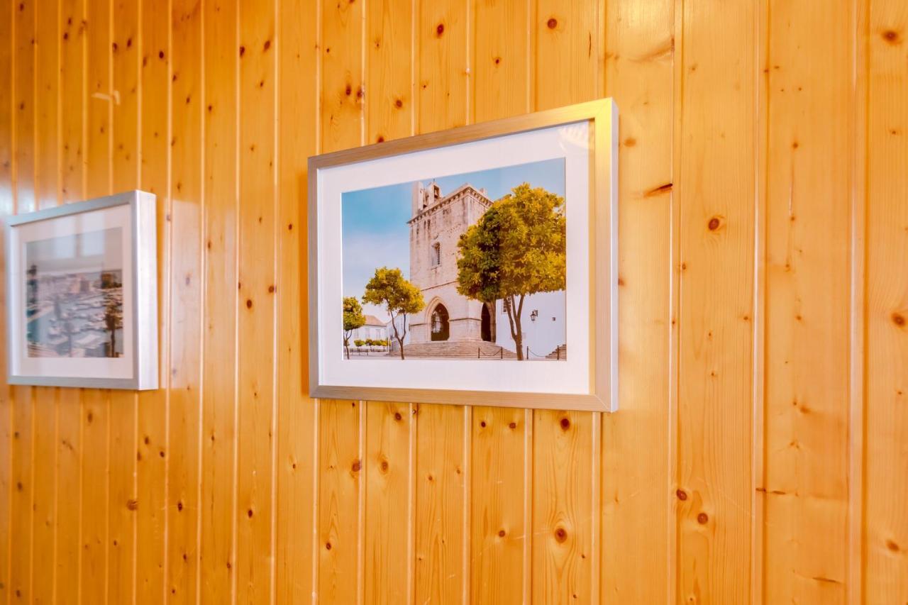 Trem - Located In Old City - Faro Bagian luar foto