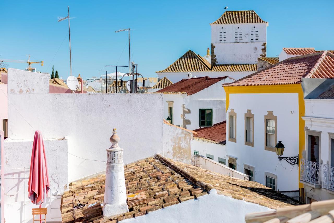 Trem - Located In Old City - Faro Bagian luar foto