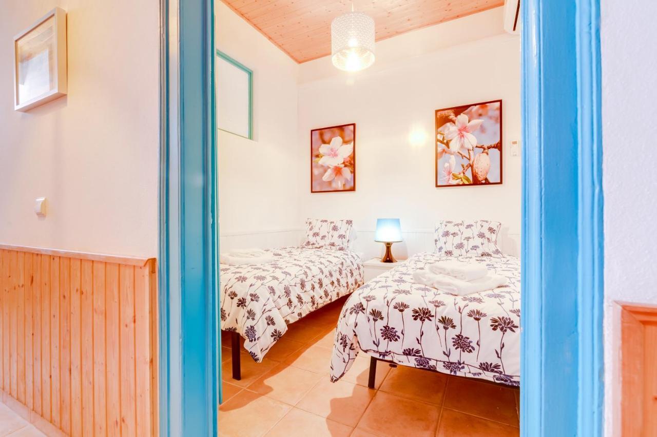 Trem - Located In Old City - Faro Bagian luar foto